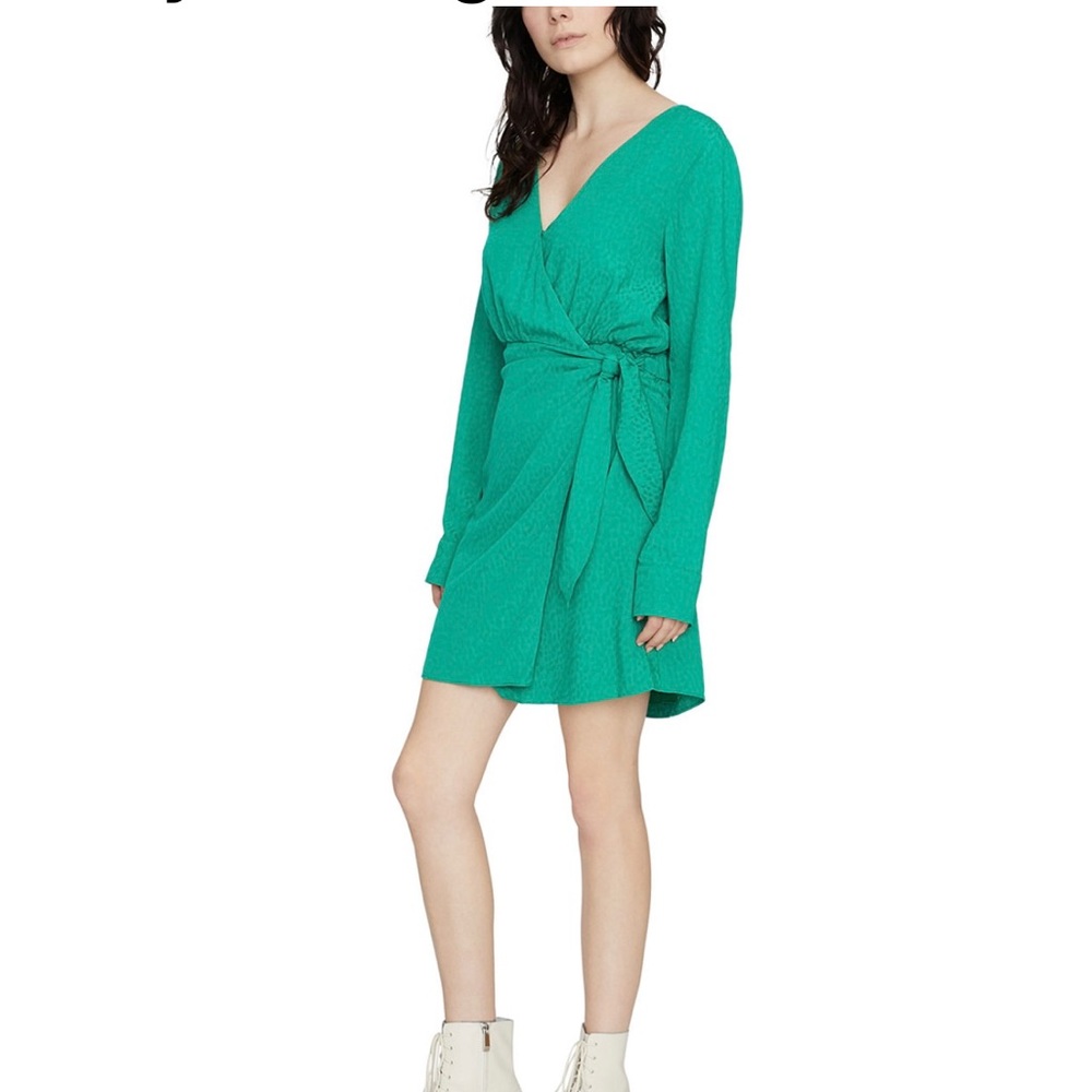 Sanctuary stay the night faux wrap dress in emerald color